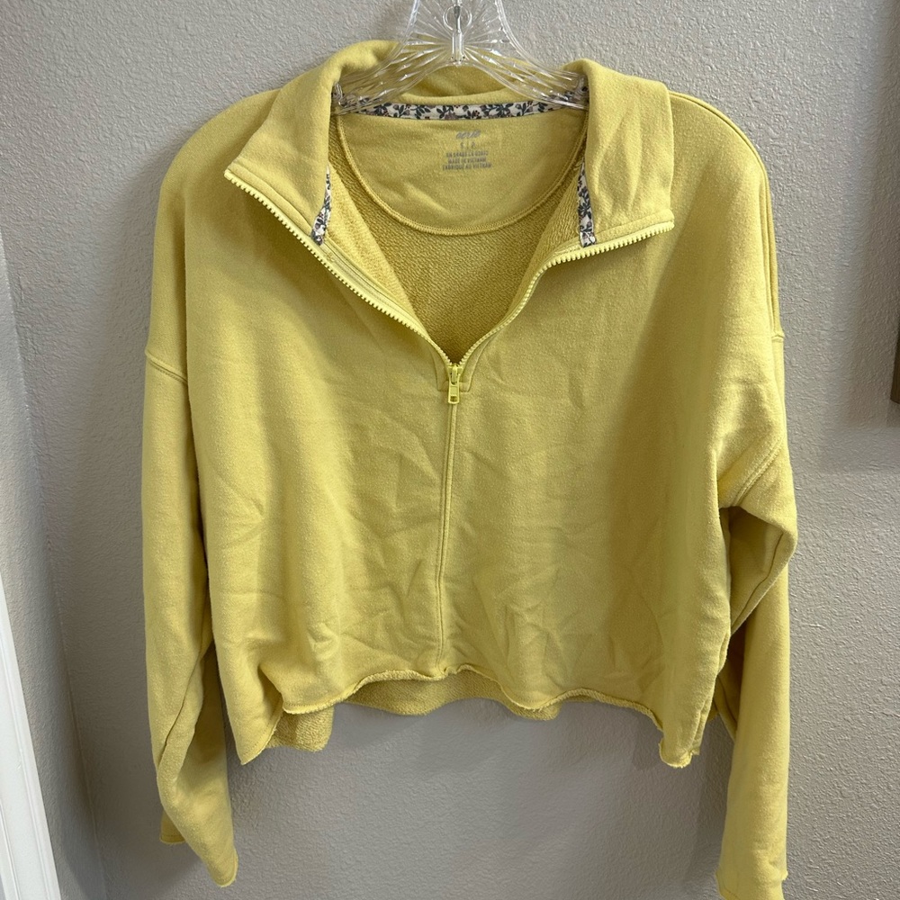 Yellow quart zip sweatshirt